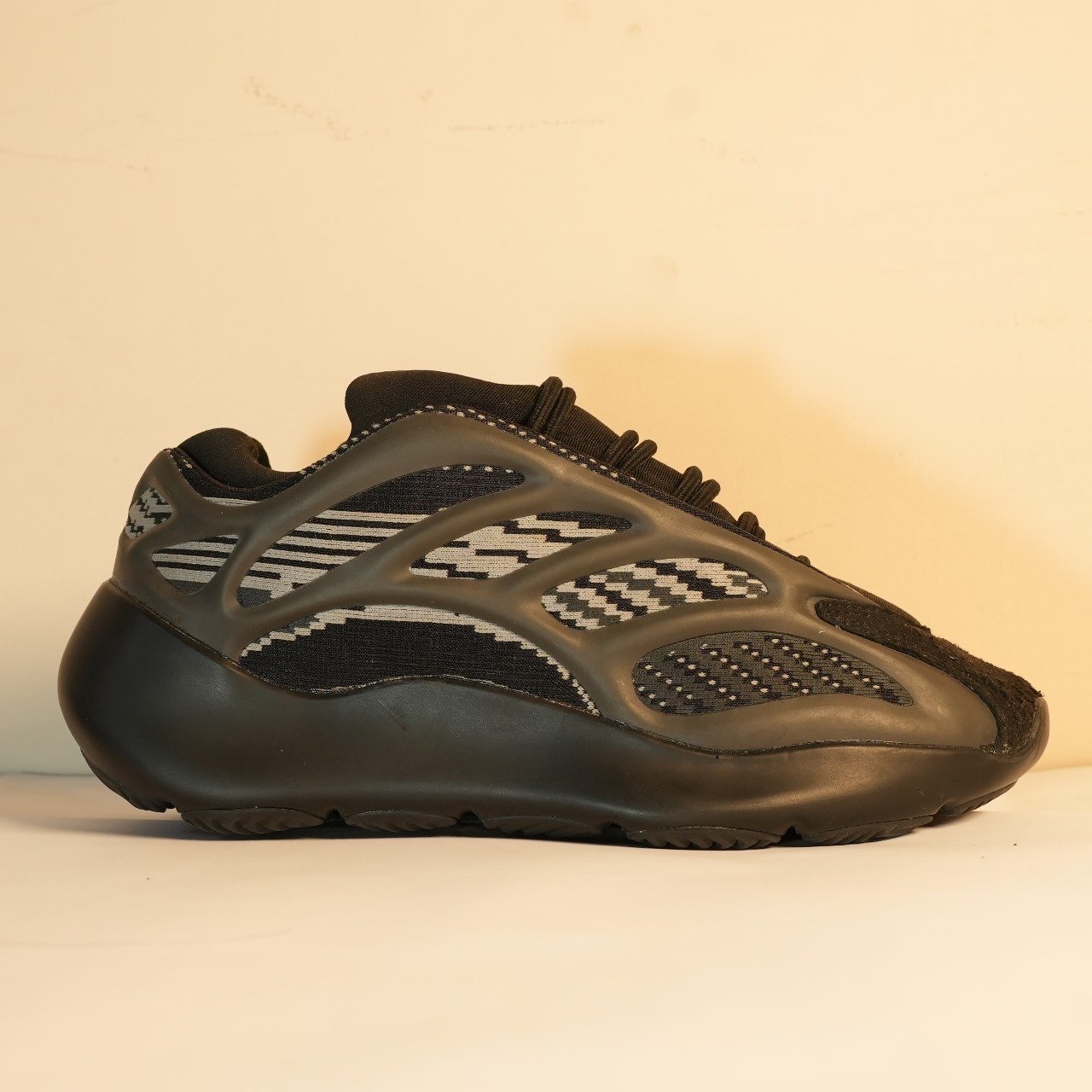 Adidas Yeezy 700 V3 Black-Gray Men’s - Image 2