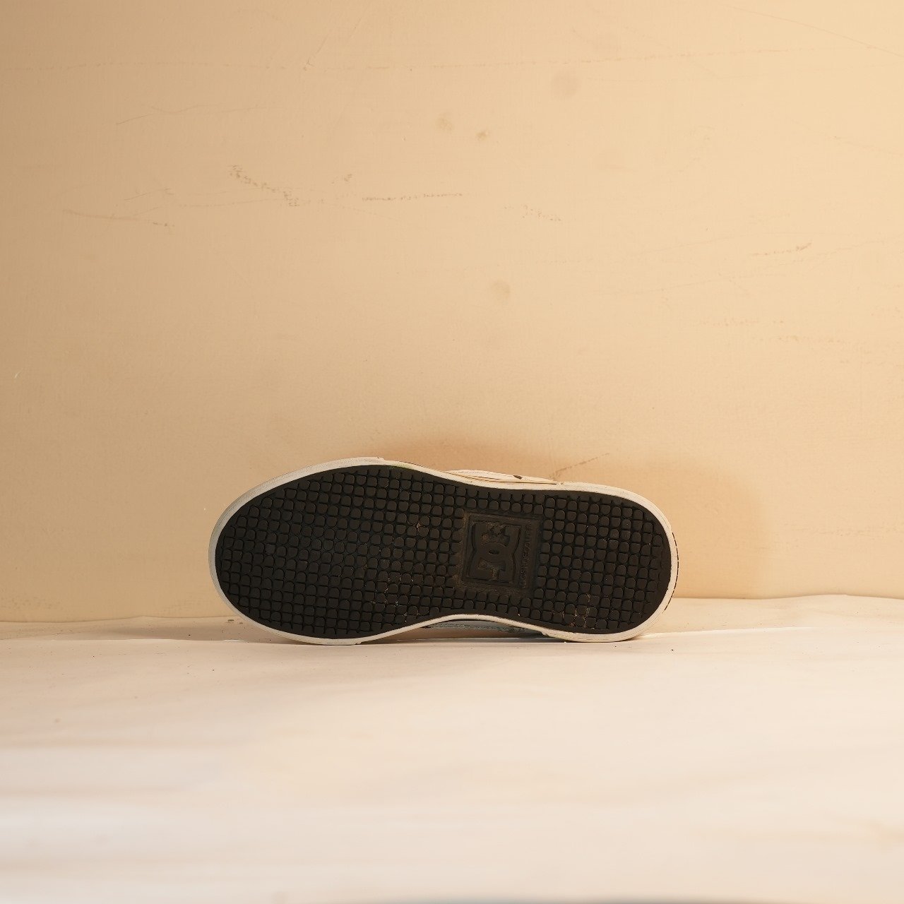 vintage 2009 DC Shoes T's Pure 302353 Black bmx Youth Size 7 Authentic original