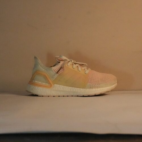 Adidas ultra boost off white glow orange 2025